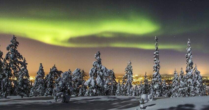 BÜYÜLEYİCİ KUZEY IŞIKLARI & LAPLAND - 2027